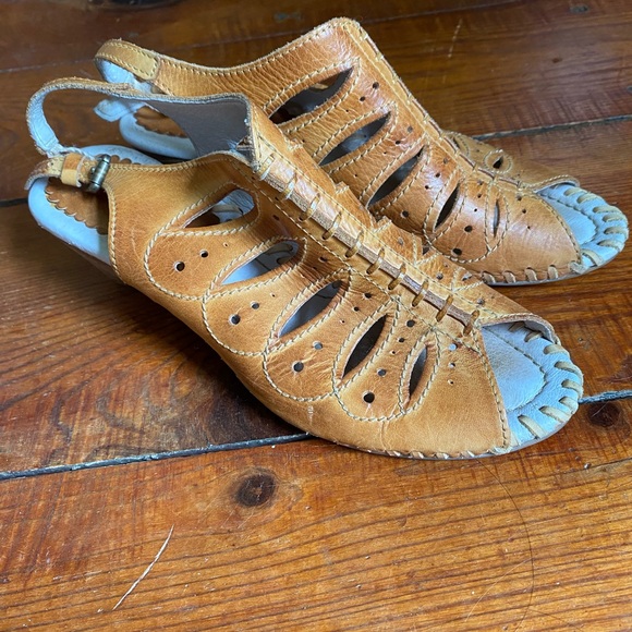 Pikolinos Leather Slingback Cutout Sandals - Picture 15 of 15